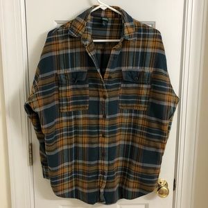 Oversized Flannel w/ Pockets!